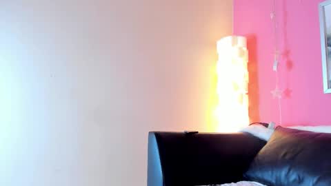 Stefany Suarez online show from 7, 1, 2026