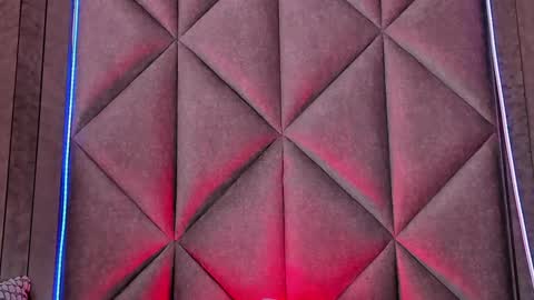 Tiffany  online show from 16, 9, 2025