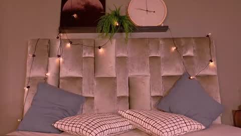 Tiffany  online show from 13, 10, 2025