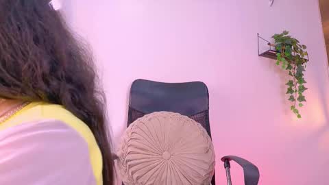 Tiffany  online show from 13, 10, 2025