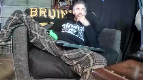 Tiggity23 come stroke my 9 cock with ne online show from 26, 4, 2026