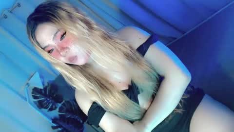 tight_elliana online show from 26, 7, 2026