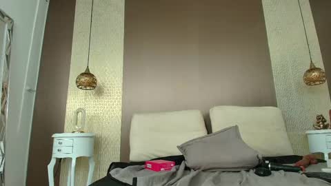 T I F F A N Y online show from 28, 4, 2026