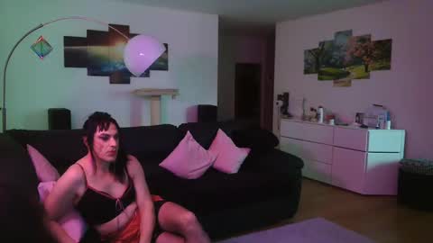 Tifanystitar online show from 10, 3, 2025