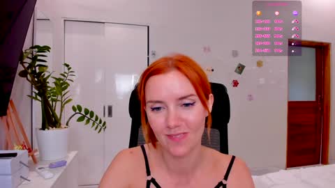 Snapshot of timissi chatting on 2, 1, 2025 Timis but I prefer you whisper to my ear my girl online show from 2, 1, 2025