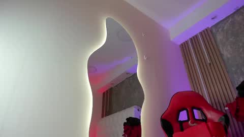 Timothy 21 years old online show from 21, 4, 2026