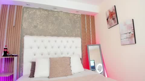 Timothy 21 years old online show from 22, 4, 2026