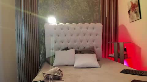 Timothy 21 years old online show from 28, 4, 2026