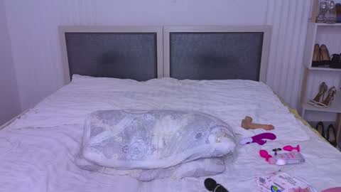 tina__kim online show from 16, 1, 2025