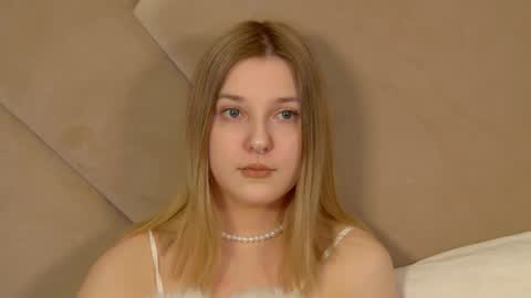 TinaBurton online show from 7, 4, 2026