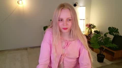 tinasiner online show from 19, 4, 2026