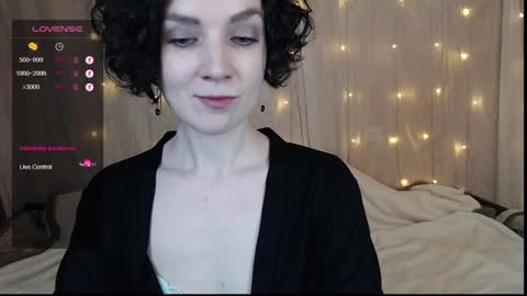 Snapshot of tinawincee chatting on 4, 1, 2025 Tina online show from 4, 1, 2025