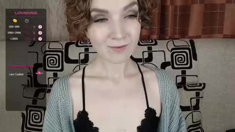 Snapshot of tinawincee chatting on 7, 11, 2025 Tina online show from 7, 11, 2025