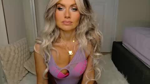 tinkerbell822 online show from 19, 4, 2026