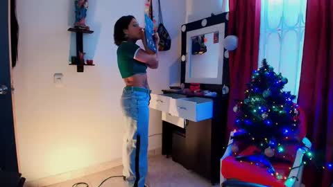 I AM BELLA  ----------- follow my  IG  TINNS 69 online show from 24, 12, 2024