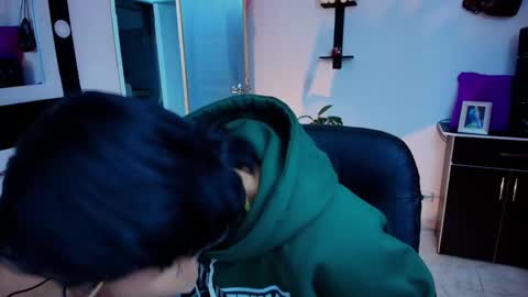 I AM BELLA  ----------- follow my  IG  TINNS 69 online show from 15, 1, 2025