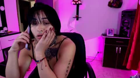 I AM BELLA  ----------- follow my  IG  TINNS 69 online show from 24, 1, 2025