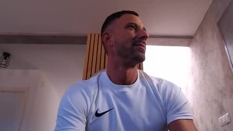 tinoclandestino online show from 9, 2, 2025