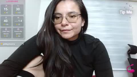 Tiny Caroline online show from 18, 7, 2026
