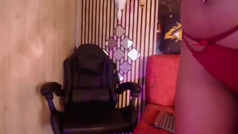 Snapshot of tiny_cherry chatting on 7, 5, 2026 Tiny online show from 7, 5, 2026