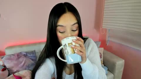 tiny_cora online show from 25, 4, 2026