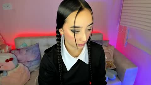 tiny_cora online show from 26, 4, 2026