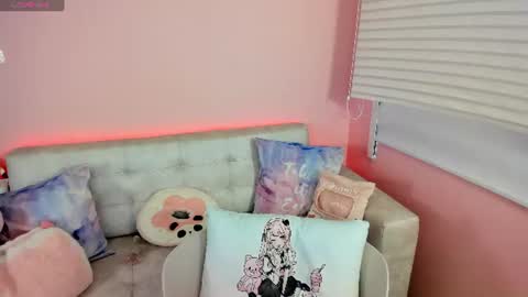 tiny_cora online show from 12, 6, 2026
