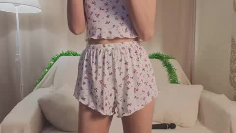 Lily online show from 12, 1, 2026