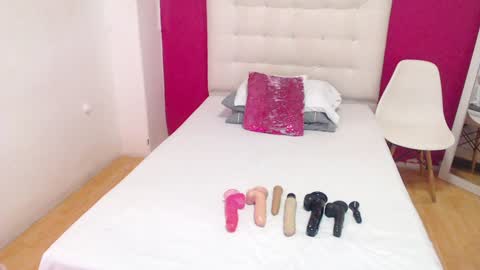 Snapshot of tiny_whore18 chatting on 16, 12, 2024 tiny_whore18 online show from 16, 12, 2024