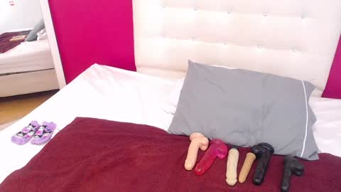 Snapshot of tiny_whore18 chatting on 30, 12, 2024 tiny_whore18 online show from 30, 12, 2024