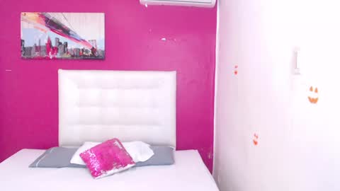 Snapshot of tiny_whore18 chatting on 6, 1, 2025 tiny_whore18 online show from 6, 1, 2025