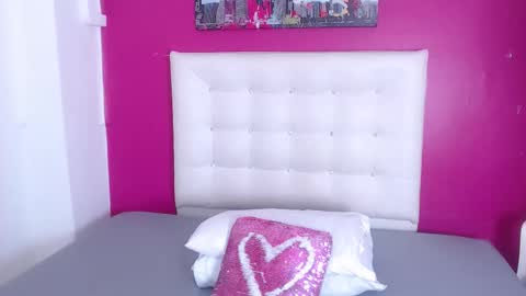 Snapshot of tiny_whore18 chatting on 26, 9, 2025 tiny_whore18 online show from 26, 9, 2025