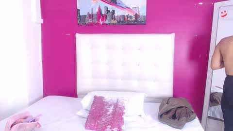 Snapshot of tiny_whore18 chatting on 27, 9, 2025 tiny_whore18 online show from 27, 9, 2025