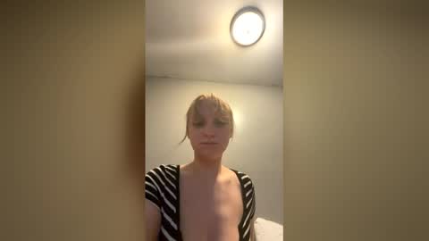 tinyblondebarbie online show from 30, 5, 2026
