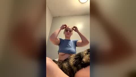 tinyblondebarbie online show from 17, 6, 2026