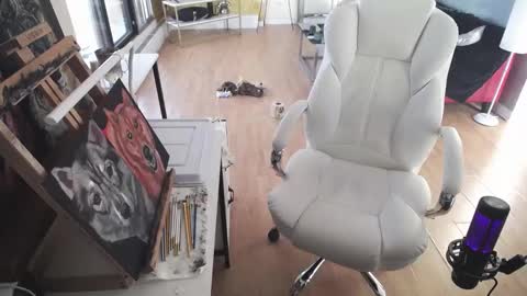 Snapshot of tinykylie chatting on 11, 2, 2025 stage Kylie Sinner brand CLITBAIT online show from 11, 2, 2025