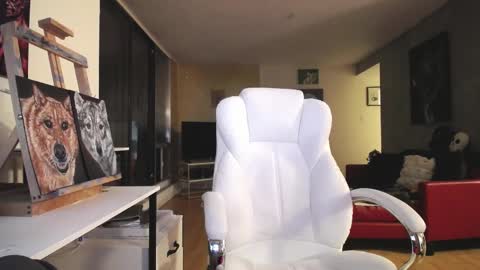 Snapshot of tinykylie chatting on 24, 9, 2025 stage Kylie Sinner brand CLITBAIT online show from 24, 9, 2025