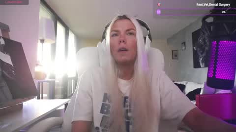 stage Kylie Sinner  brand CLITBAIT online show from 2, 6, 2026