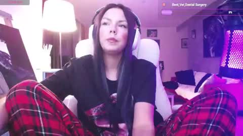 stage Kylie Sinner  brand CLITBAIT online show from 10, 6, 2026