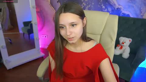 tinynataliee online show from 23, 4, 2026