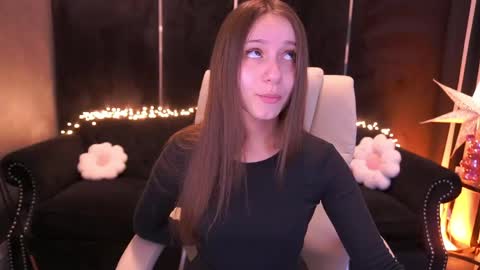 tinynataliee online show from 25, 4, 2026