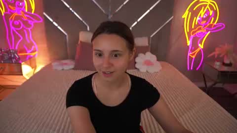 tinynataliee online show from 27, 7, 2026