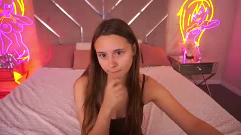 tinynataliee online show from 29, 7, 2026