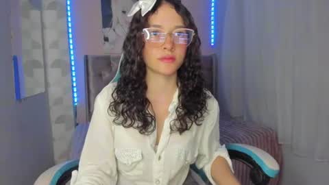 Snapshot of tinysophi chatting on 25, 6, 2026 tinysophi online show from 25, 6, 2026