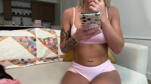 tinytayy online show from 29, 7, 2026