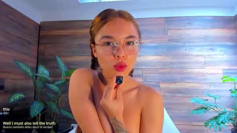 Snapshot of tinyw0nder chatting on 27, 2, 2026 Instagram tinyw0nder online show from 27, 2, 2026