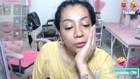 Snapshot of titsbiglovers chatting on 1, 8, 2026 DIVA online show from 1, 8, 2026