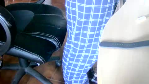 Snapshot of tobikoyuzu chatting on 23, 1, 2025 Tobiko online show from 23, 1, 2025