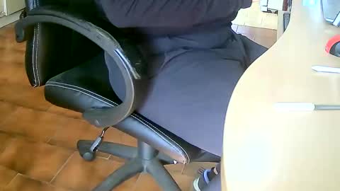 Snapshot of tobikoyuzu chatting on 24, 1, 2025 Tobiko online show from 24, 1, 2025