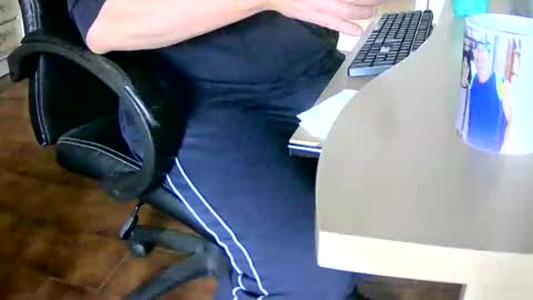 Snapshot of tobikoyuzu chatting on 27, 1, 2025 Tobiko online show from 27, 1, 2025